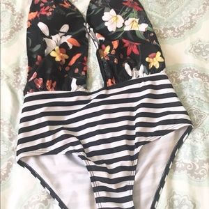 PatPat swim suit, women’s size small.